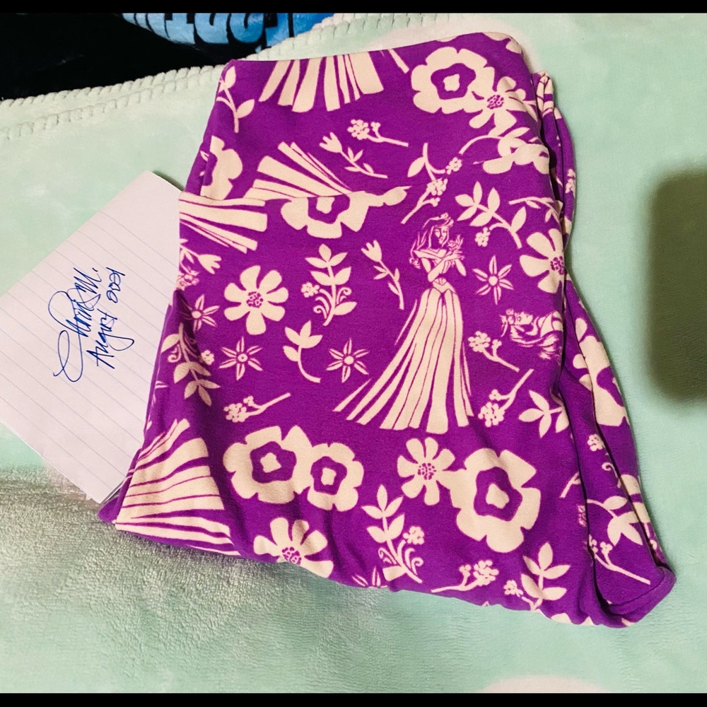 LULAROE - DISNEY LEGGINGS OS